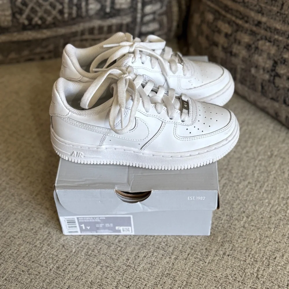 Nike Air Force 1 - Picture 3 of 6
